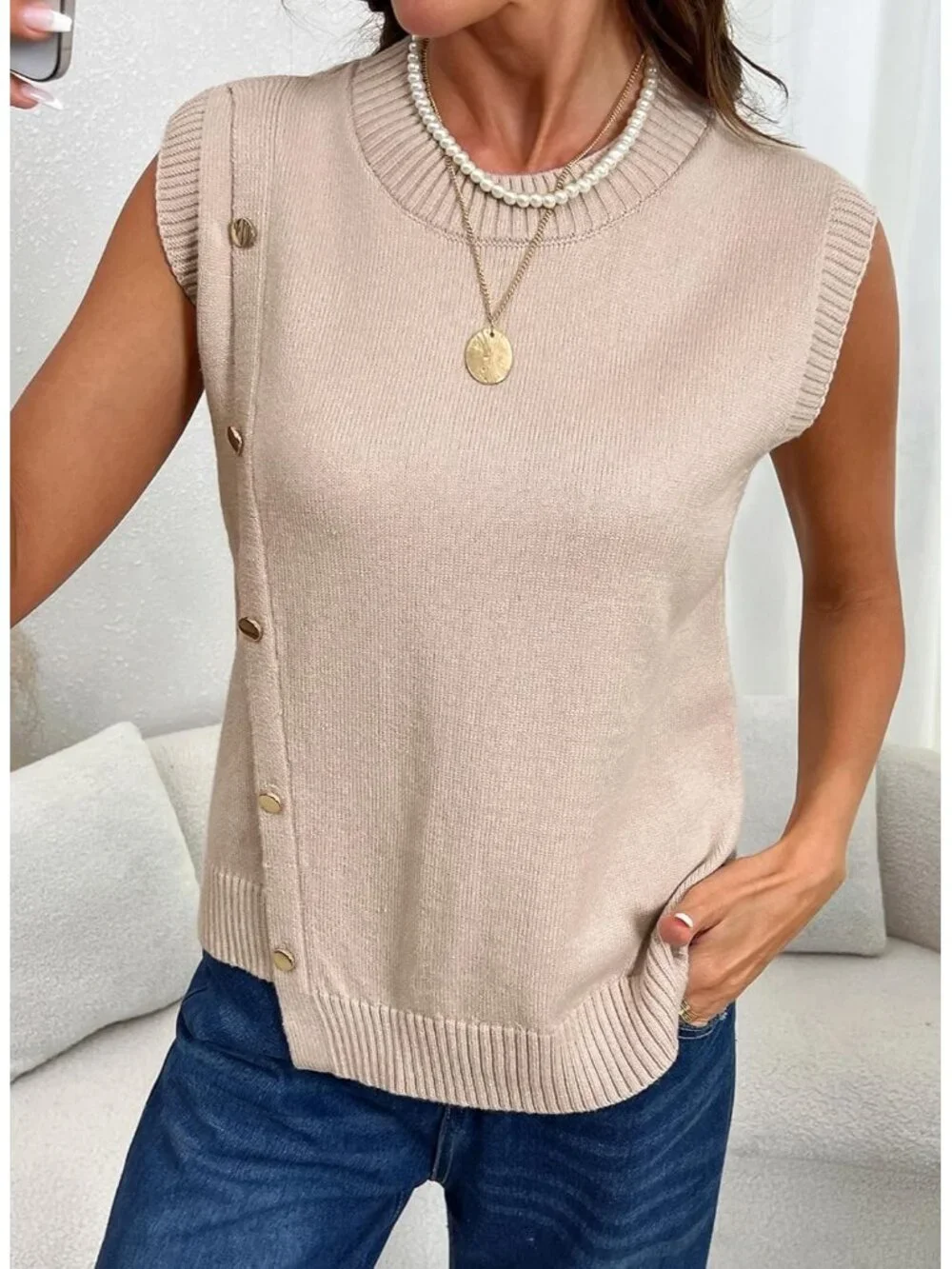 Women's Jet Stream Sleeveless Round Neck Casual Button Decoration Sweater Vest